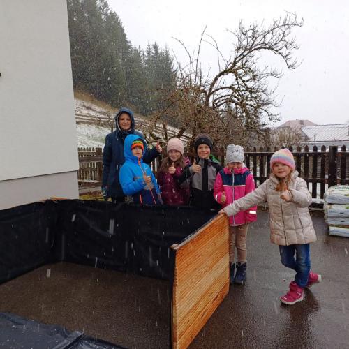 Aufbau eines Hochbeetes