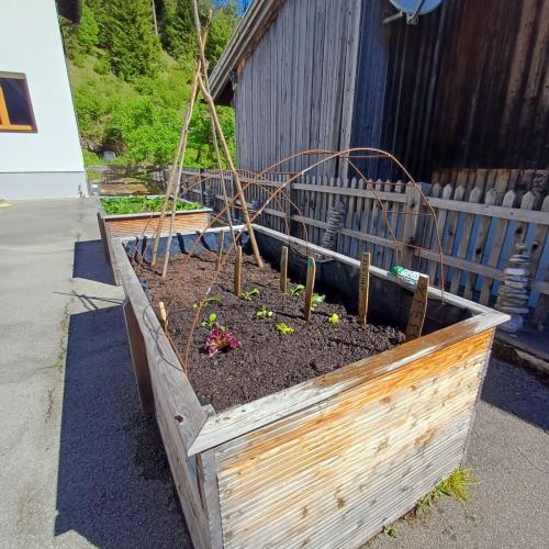 Fertiges Hochbeet