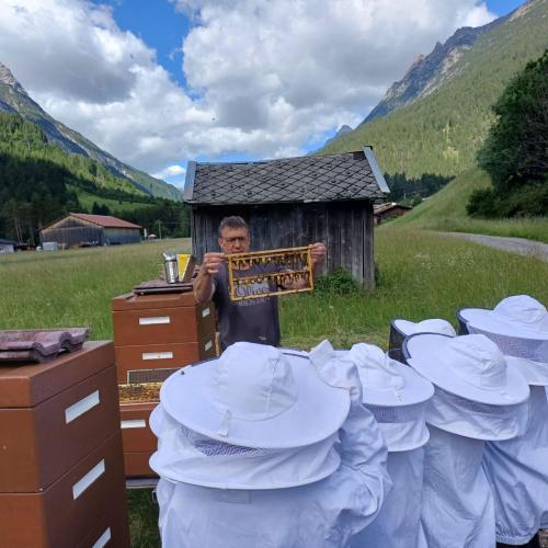 Kinder beim Bienenvortrag